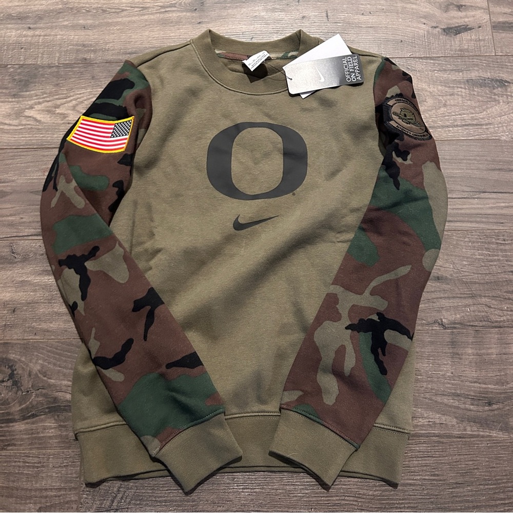 Nike Oregon Ducks Salute to Service Camo On Field Sweatshirt Men’s XS NEW